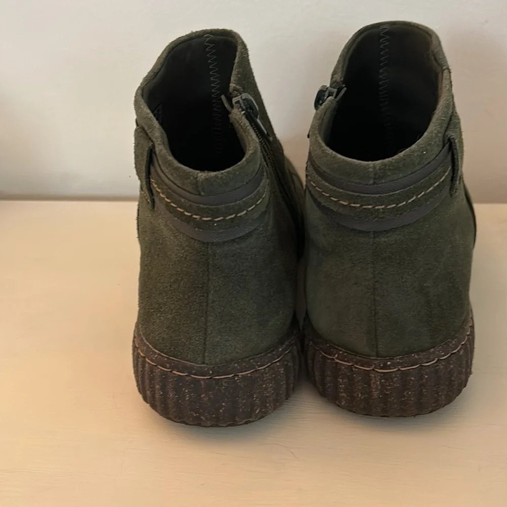 Clarks Collection Leather Ankle Boot-Caroline Derby Dark Green Women’s 9.5 Wide - Picture 4 of 7